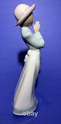 Nao by Lladro Please, Please 1224 In mint condition with original box