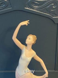 Nao by Lladro Porcelain Figure The Dance Is Over 13 Spain Ballerina 1994