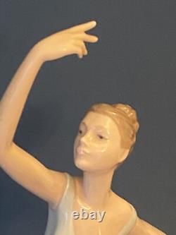 Nao by Lladro Porcelain Figure The Dance Is Over 13 Spain Ballerina 1994