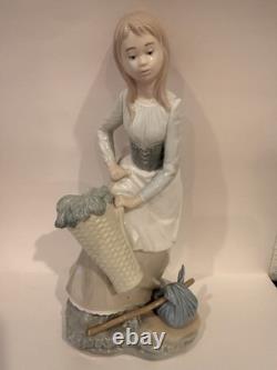 Nao by Lladro Porcelain Figurine Girl with Basket, Excellent Condition