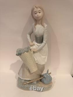 Nao by Lladro Porcelain Figurine Girl with Basket, Excellent Condition