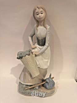 Nao by Lladro Porcelain Figurine Girl with Basket, Excellent Condition