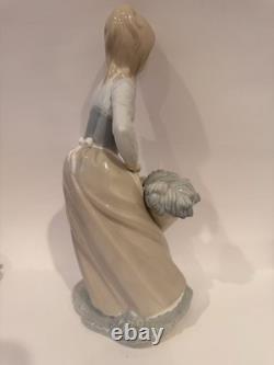Nao by Lladro Porcelain Figurine Girl with Basket, Excellent Condition
