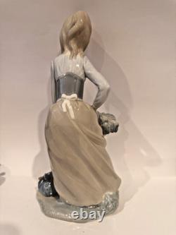 Nao by Lladro Porcelain Figurine Girl with Basket, Excellent Condition