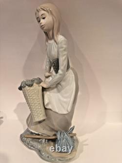 Nao by Lladro Porcelain Figurine Girl with Basket, Excellent Condition