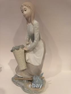 Nao by Lladro Porcelain Figurine Girl with Basket, Excellent Condition