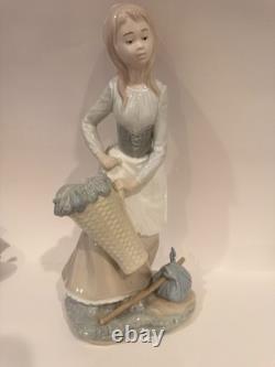 Nao by Lladro Porcelain Figurine Girl with Basket, Excellent Condition