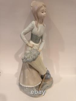 Nao by Lladro Porcelain Figurine Girl with Basket, Excellent Condition