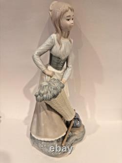 Nao by Lladro Porcelain Figurine Girl with Basket, Excellent Condition