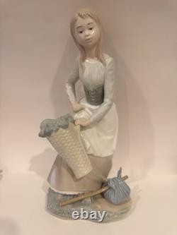 Nao by Lladro Porcelain Figurine Girl with Basket, Excellent Condition