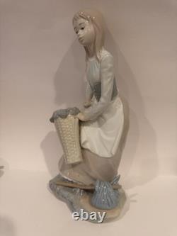 Nao by Lladro Porcelain Figurine Girl with Basket, Excellent Condition