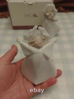 Nao by Lladro Porcelain Vocal Melody And String Melody Angel Figures