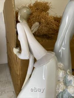 Nao by Lladro Spain 4563 Lovers Couple with Puppy & Parasol Umbrella, 19 1/2 &box