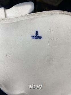 Nao by Lladro Spain 4563 Lovers Couple with Puppy & Parasol Umbrella, 19 1/2 &box