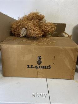 Nao by Lladro Spain 4563 Lovers Couple with Puppy & Parasol Umbrella, 19 1/2 &box