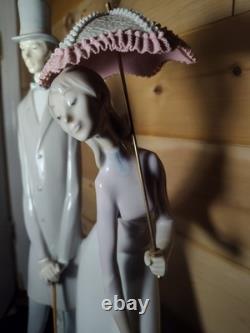 Nao by Lladro Spain 4563 RARE Lovers Couple with Puppy & Parasol Umbrella, 19 1/2