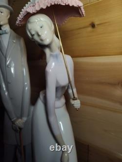 Nao by Lladro Spain 4563 RARE Lovers Couple with Puppy & Parasol Umbrella, 19 1/2