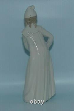 Nao by Lladro Spain figure Girl in Night Dress Mint