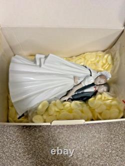 Nao by Lladro Unforgettable Dance 02001247