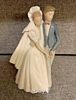 Nao by Lladro Unforgettable Dance 02001247