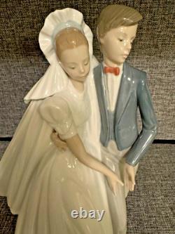 Nao by Lladro Unforgettable Dance 02001247