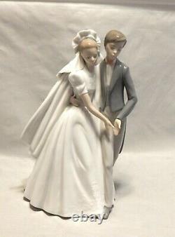 Nao by Lladro Unforgettable Dance Bride and Groom Figure