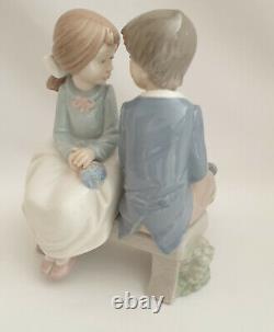 Nao by Lladro Valentine's 1136 First Love Couple on Bench Porcelain Figurine