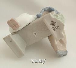 Nao by Lladro Valentine's 1136 First Love Couple on Bench Porcelain Figurine