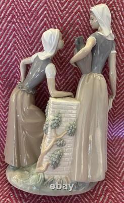 Nao by Lladro Women at the Water Well Large Heavy Fine Figural Group Perfect