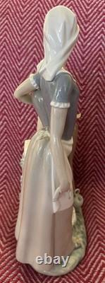 Nao by Lladro Women at the Water Well Large Heavy Fine Figural Group Perfect