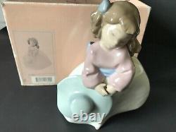 Nao by Lladro young lady with a hat. Original box. Free shIpping