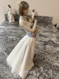 New Lladro Nao The Light of My Life 1413 Mother Holding Baby Daugher Son 15Tall