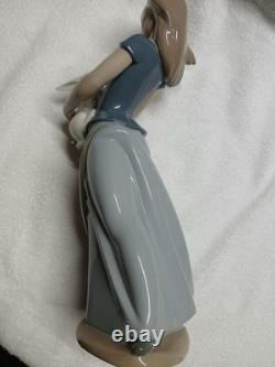 Original NAO by Lladró Porcelain Figurine Girl with Bunny / Country Girl with