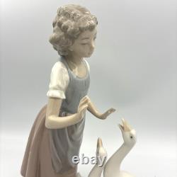PRISTINE NAO Lladro #286 Teaching the Geese Girl Porcelain Figurine Spain 11in