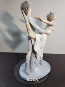 RARE 1983 NAO LLADRO DANCING on a CLOUD BALLET COUPLE FIGURINE #400 Broken Thumb