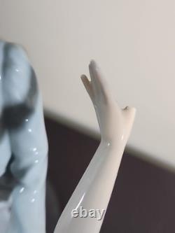 RARE 1983 NAO LLADRO DANCING on a CLOUD BALLET COUPLE FIGURINE #400 Broken Thumb