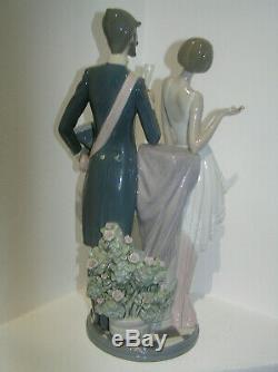 RARE LARGE LLADRO #1504 MILITARY GENTLEMAN AND LADY THE RECEPTION 34cm FIGURE