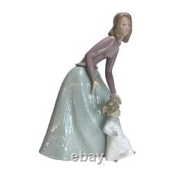 RARE LLADRO NAO FIRST STEPS SUS PRIMEROS PASOS SPAIN #01318 With ORIGINAL BOX