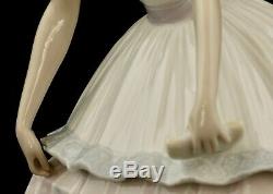 RARE Lladro Figurine Waiting To Dance 5858 Excellent Condition