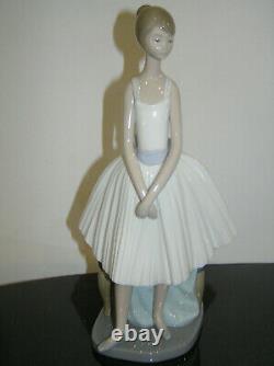 RARE NAO BY LLADRO DANCE BALLERINA DANCE #0377 BEAUTIFUL 12.5 inch LADY FIGURE