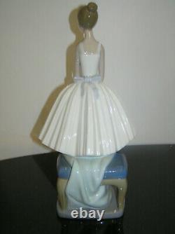 RARE NAO BY LLADRO DANCE BALLERINA DANCE #0377 BEAUTIFUL 12.5 inch LADY FIGURE