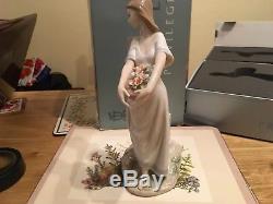 RETIRED LLADRO PRIVILEGE LADY, FLOWERS GARDEN of ATHENS No 7704 Owned from New