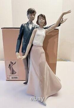 RETIRED Nao Lladro Porcelain Anniversary Couple Figurine #01211 With Box Rare