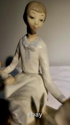 Rare Early NAO Lladro Sculpture Playing In The Park