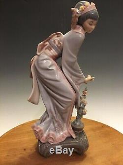 Rare Lladro #1449 Japanese Geisha MAYUMI With Box