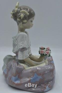 Rare Lladro 5867 Valencia Girl With Flowers