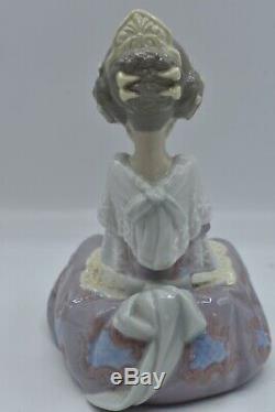 Rare Lladro 5867 Valencia Girl With Flowers