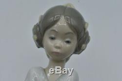 Rare Lladro 5867 Valencia Girl With Flowers