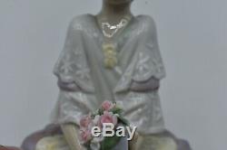 Rare Lladro 5867 Valencia Girl With Flowers