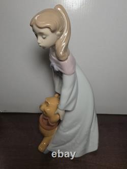 Rare Lladro Nao DISNEY, FUN WITH WINNIE THE POOH Figurine #1593 Read